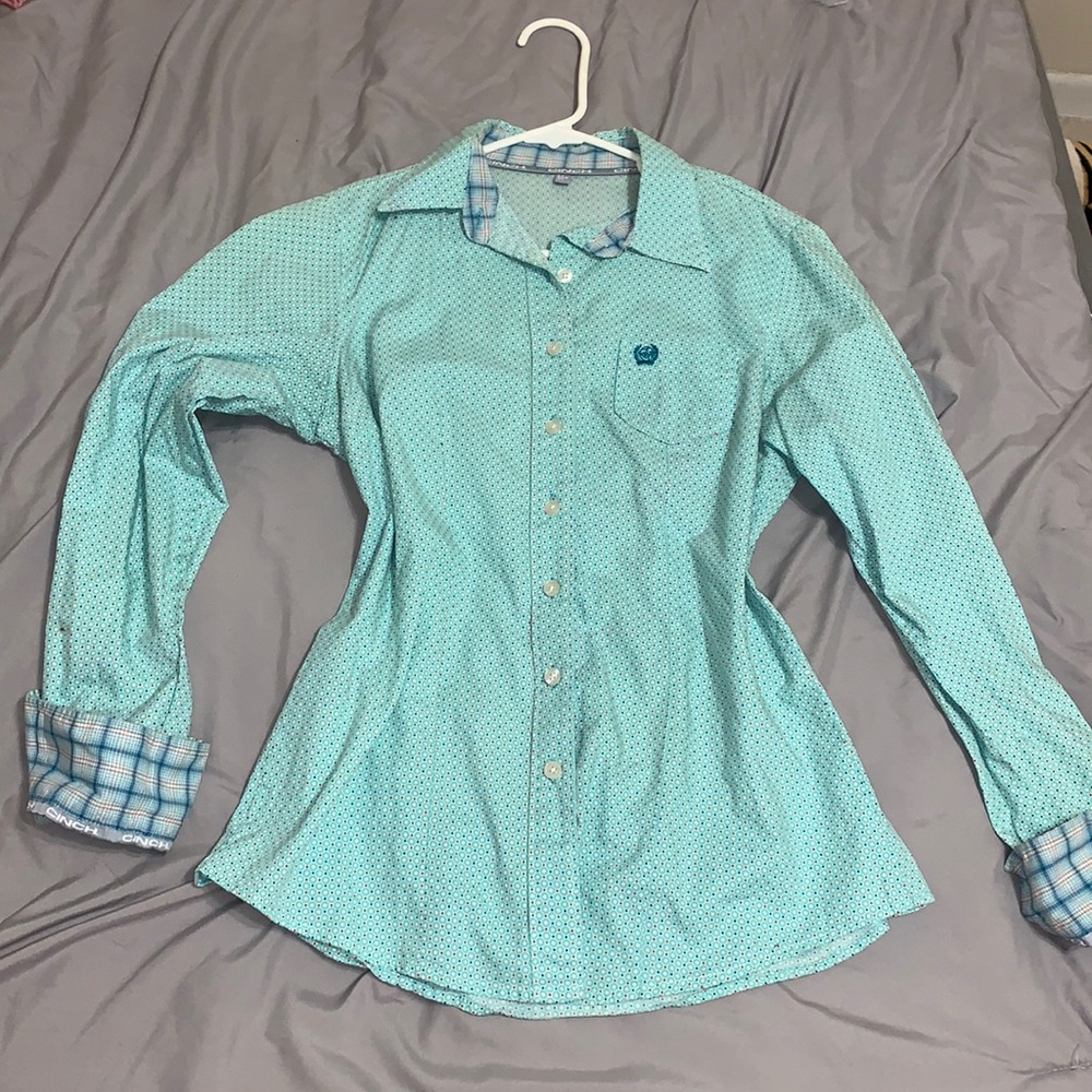 Size medium Cinch button up